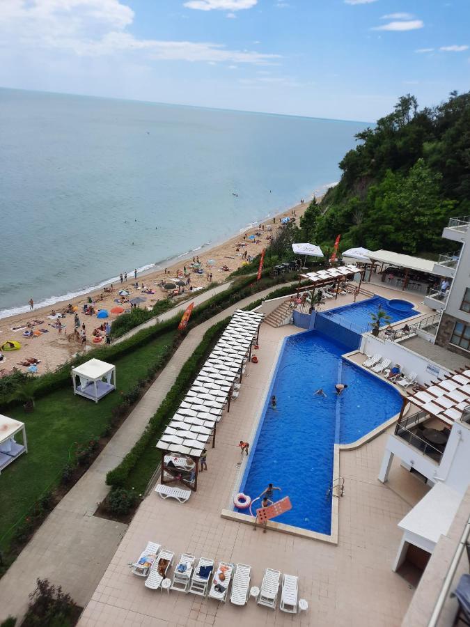 Byala Vista Cliff Apartments Bagian luar foto