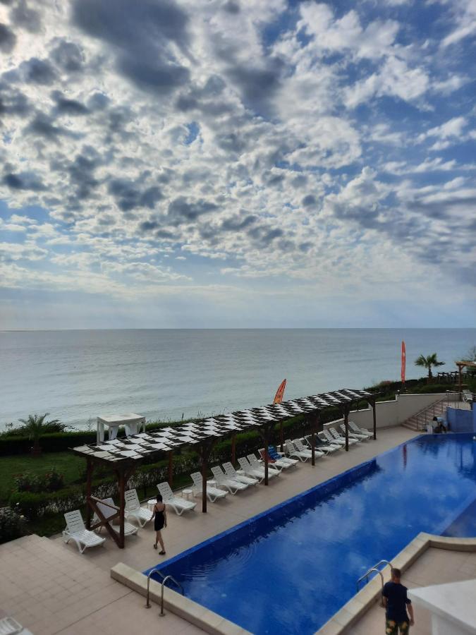 Byala Vista Cliff Apartments Bagian luar foto