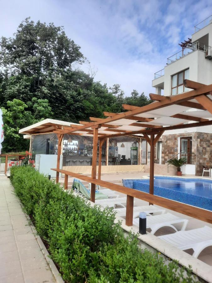 Byala Vista Cliff Apartments Bagian luar foto