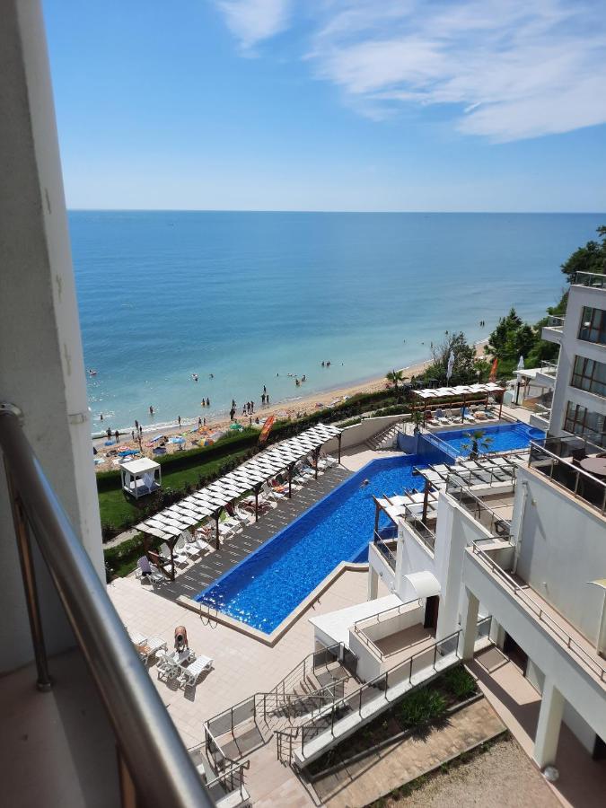 Byala Vista Cliff Apartments Bagian luar foto