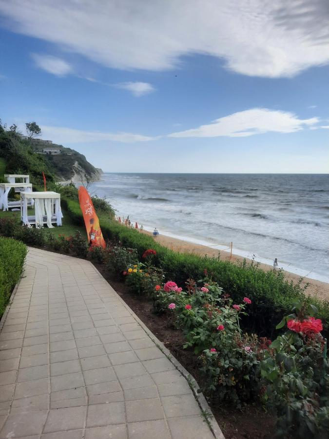 Byala Vista Cliff Apartments Bagian luar foto