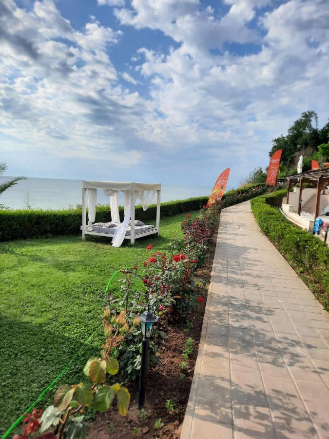 Byala Vista Cliff Apartments Bagian luar foto