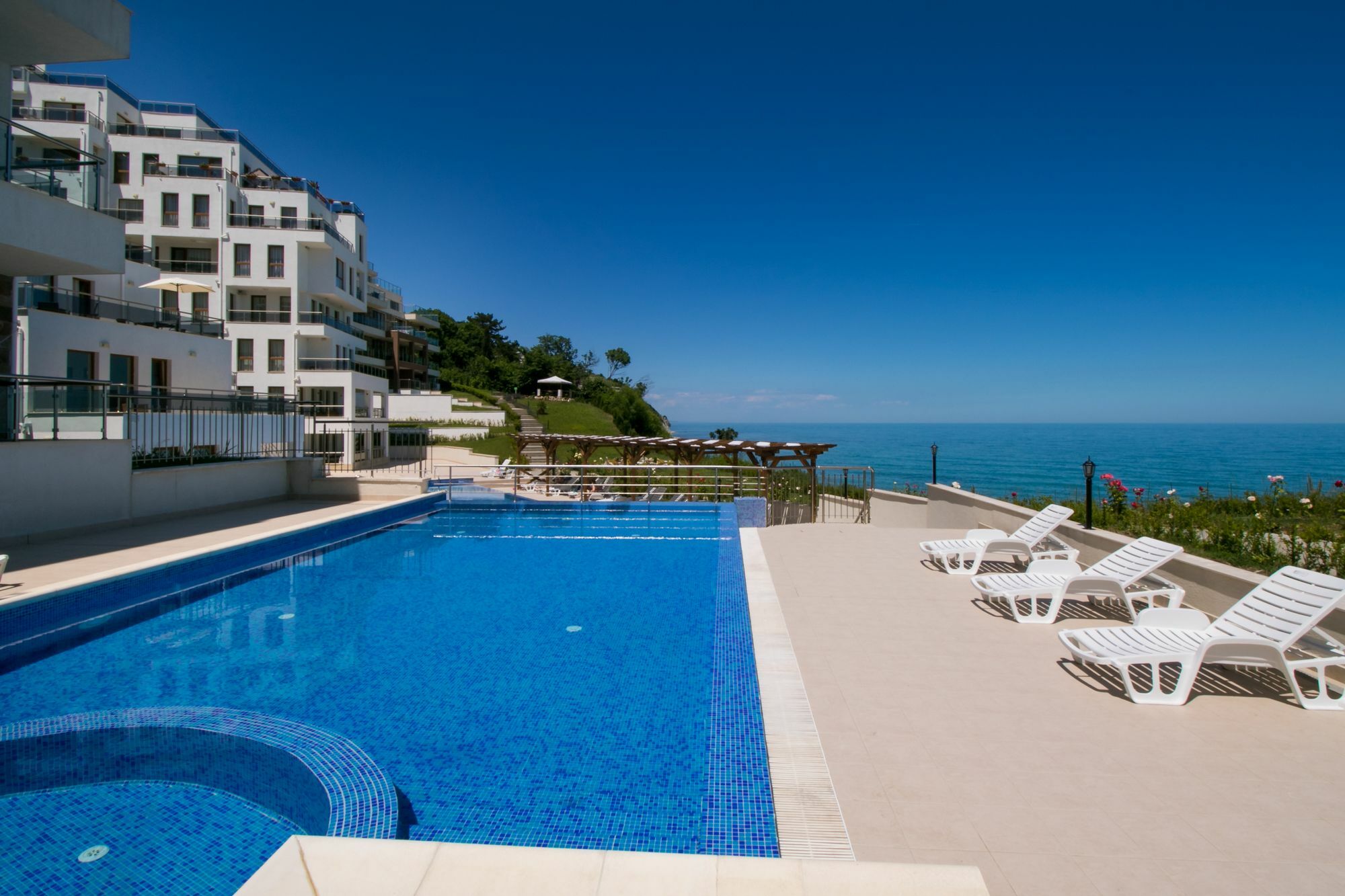 Byala Vista Cliff Apartments Bagian luar foto